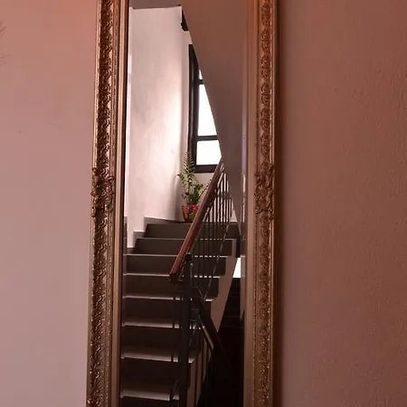 דירה The House *