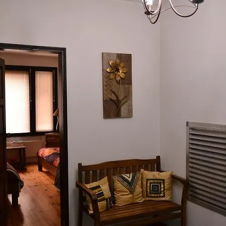 דירה The House *